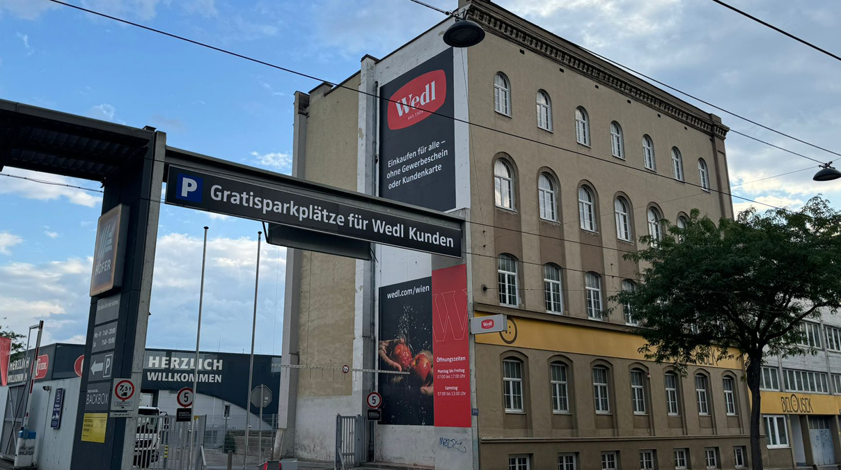 Wedl Wien Außenansicht Einfahrt