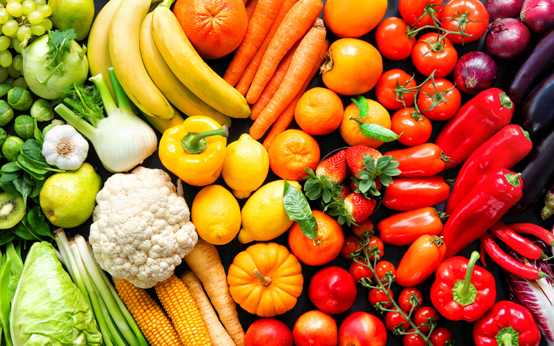 buntes frisches Obst und Gemüse