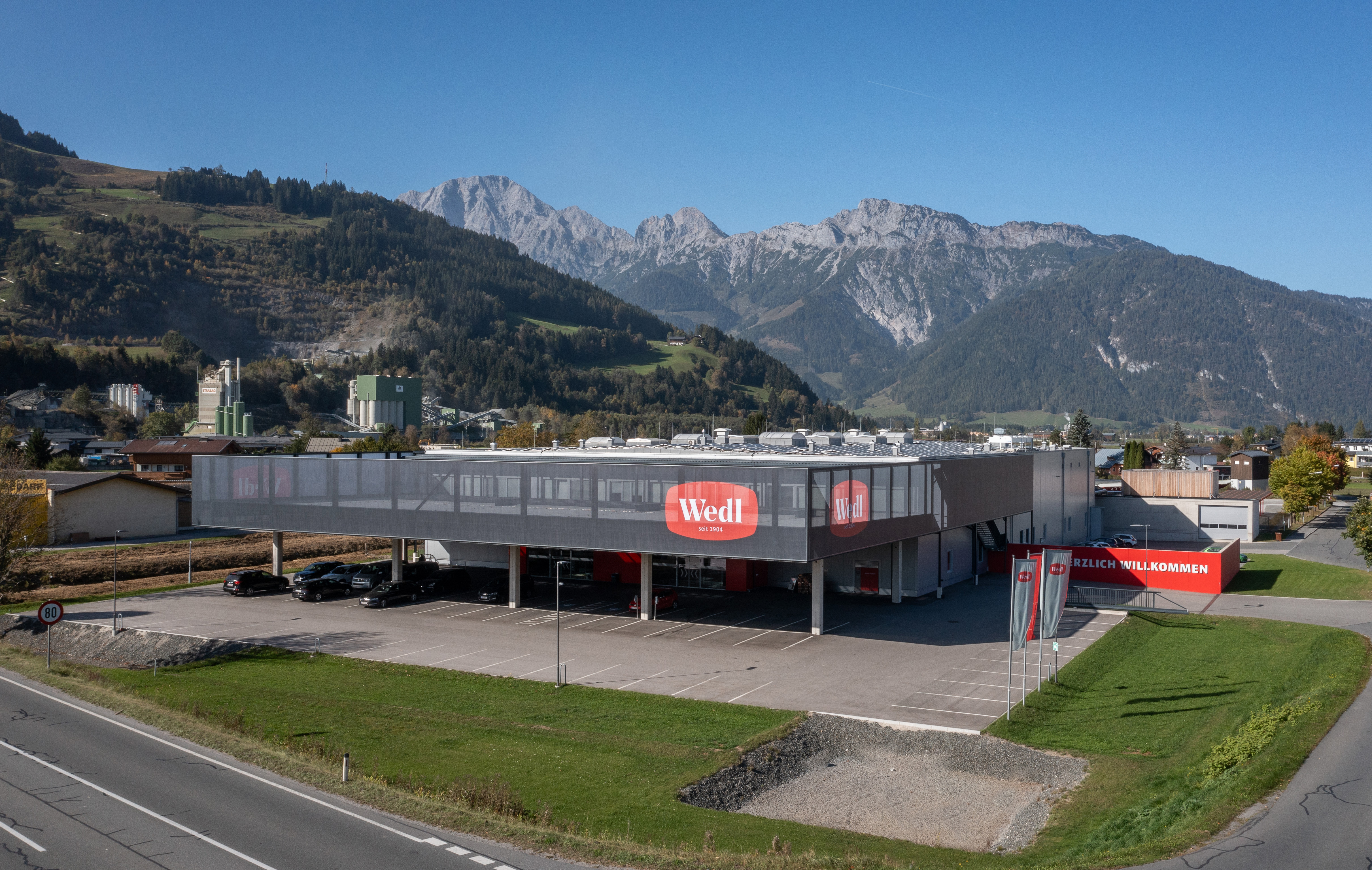 Wedl Markt Saalfelden Aussenansichtt